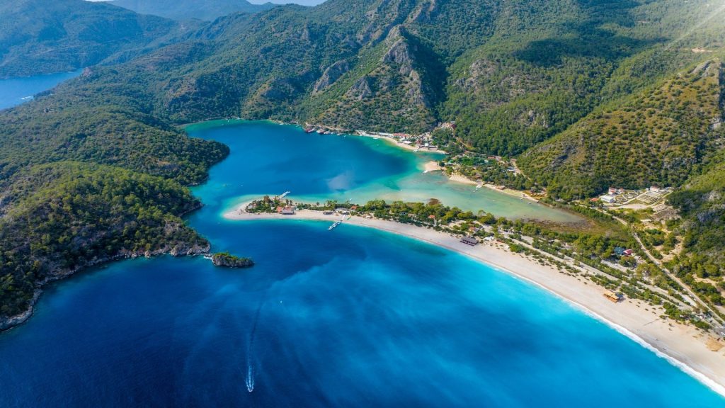 Kumburnu sahili ve turkuaz deniz manzarası